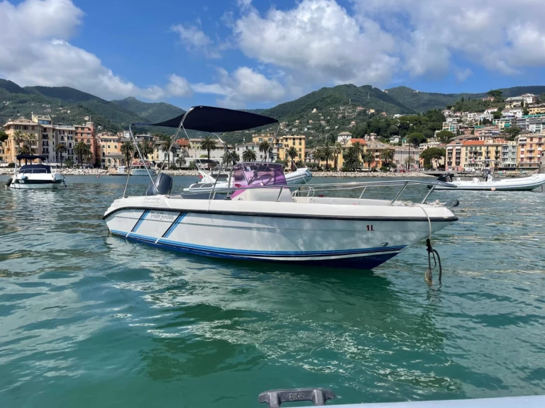 Alquiler de Ranieri Pathfinder en Rapallo
