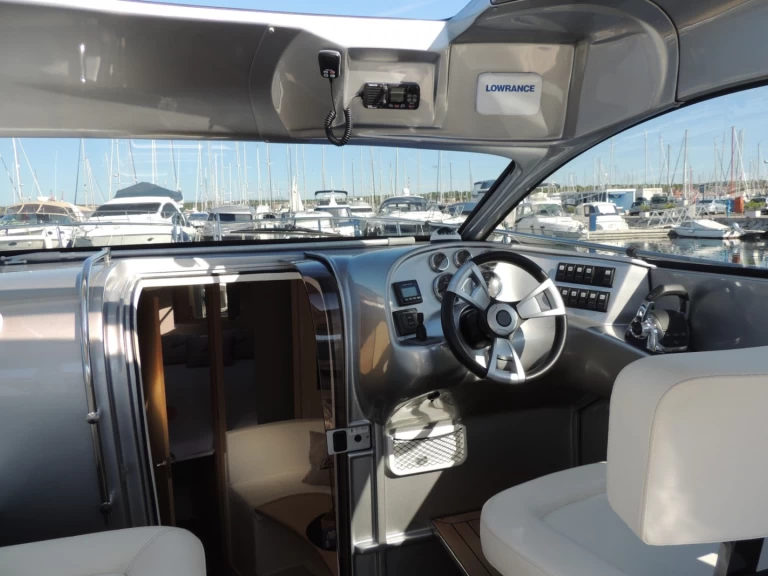 Alquiler de Mirakul 30 en Sukošan