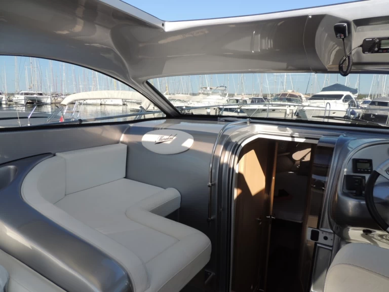 Alquiler de Mirakul 30 en Sukošan