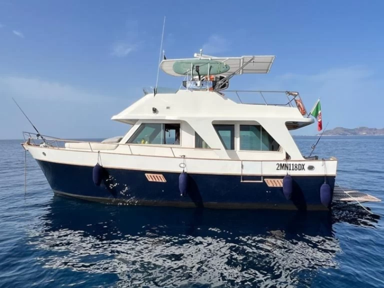 Alquiler Lancha CL Marina con o sin  título de navegación