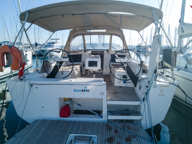 Alquiler Bandol - 3 DUFOUR 390 GL- BL en SamBoat