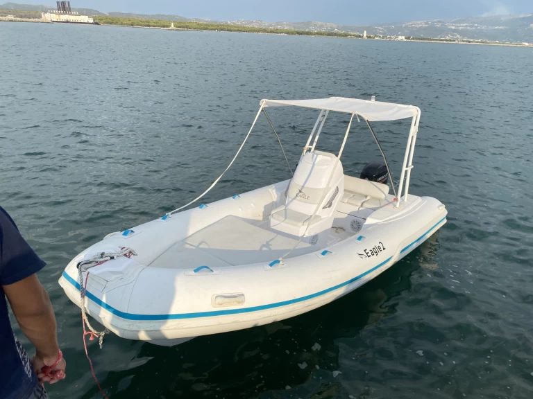 Eagle Eagle de alquiler a Vlorë