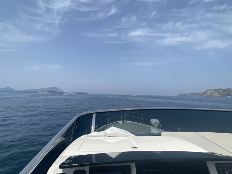 Alquiler de Absolute Yachts Absolute 58 fly en Saint-Tropez