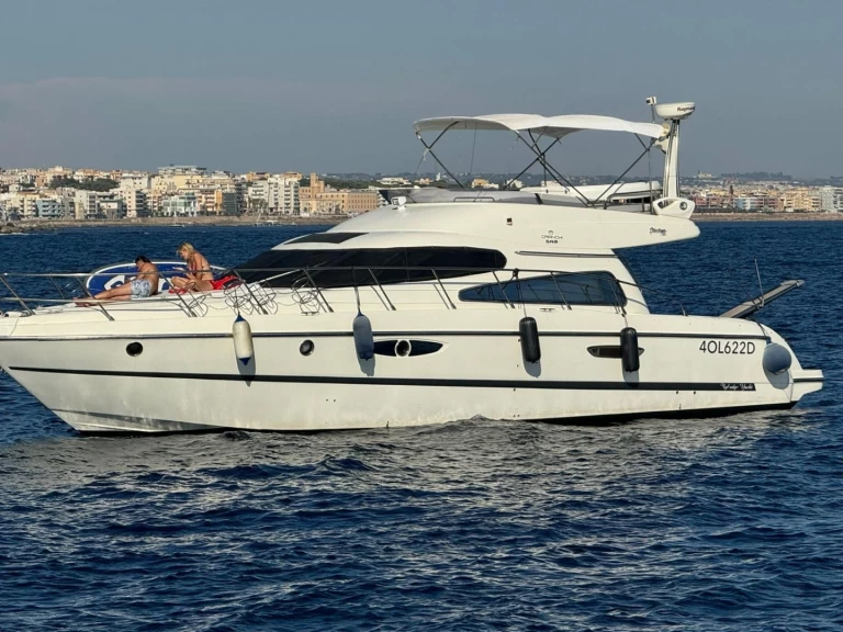 Alquiler de Cranchi Atlantique 50 Fly en Gallipoli