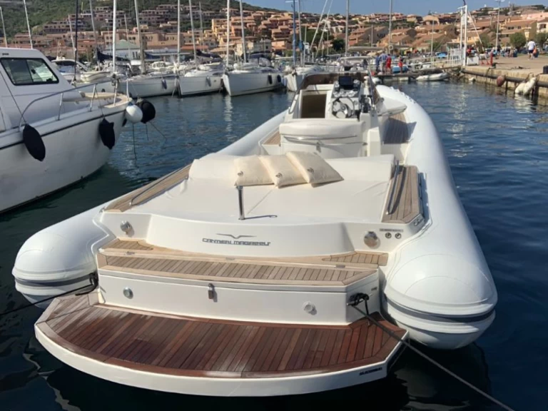Alquiler de Magazzu Mx11Coupè en Porto Rotondo