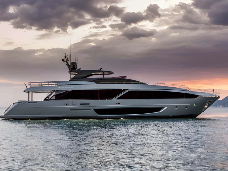 Alquiler de Riva BELLA DONNA en Antibes