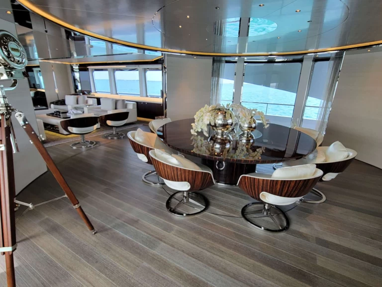 Heesen KNIGHT de alquiler a Bahamas