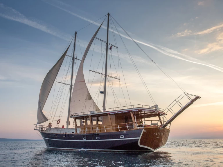 Alquiler de Velero, con o sin patrón Unknown Split