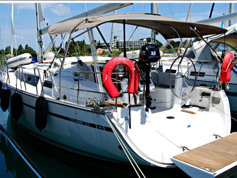 Alquiler de barcos Gouviá barato de Bavaria 37