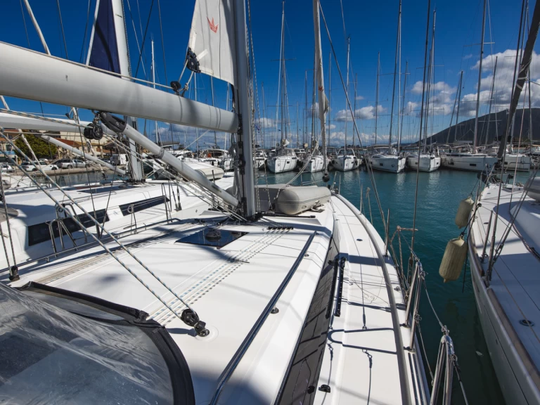 Bavaria Bavaria C42 de alquiler a Lefkáda