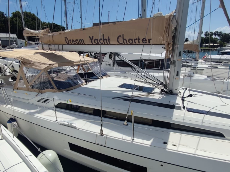 Alquiler Le Marin - Bénéteau Oceanis 51.1 en SamBoat