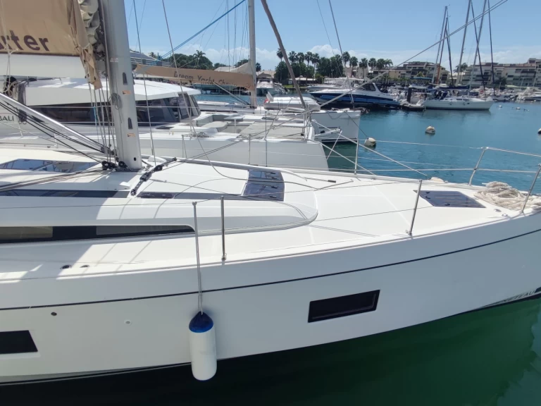Alquiler de barcos Le Marin barato de Oceanis 51.1
