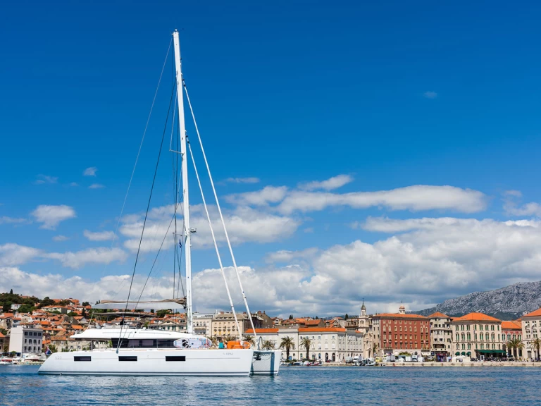 Alquiler de barcos Split barato de Lagoon 620