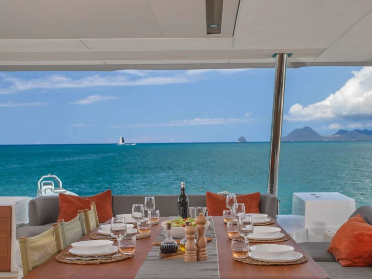 Alquiler de Fountaine Pajot OKINAWA en Caribe