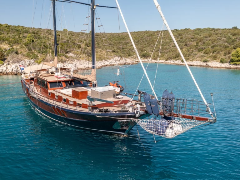 Velero para alquilar Split al mejor precio