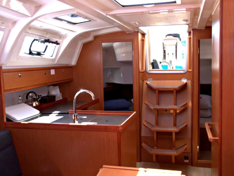 Alquiler de embarcaciones Bavaria Bavaria 37 enGouviá en Samboat