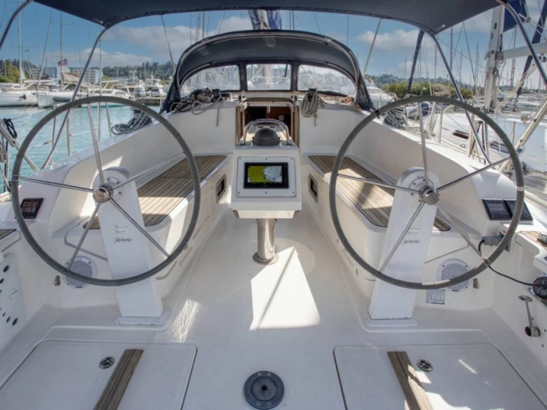 Bavaria Cruiser 41 de alquiler a Gouviá