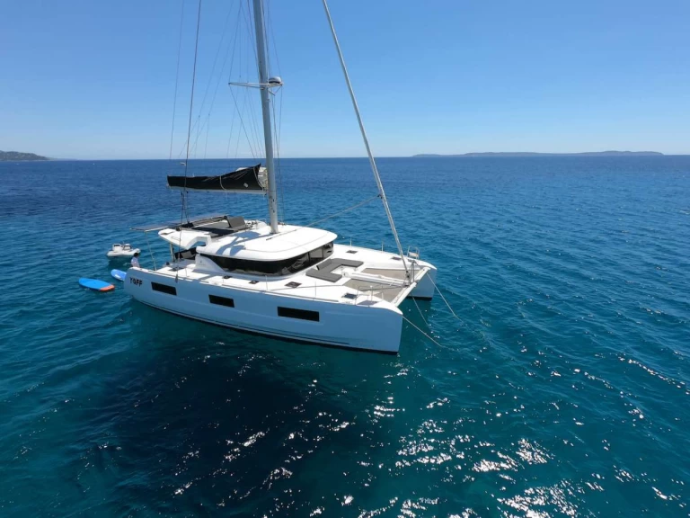 Alquiler de embarcaciones Lagoon YOFF enProvenza-Alpes-Costa Azul en Samboat