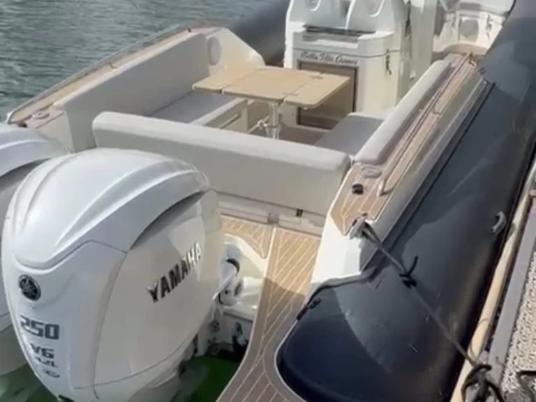 Alquiler de Capelli Tempest 900 en Mandelieu-la-Napoule