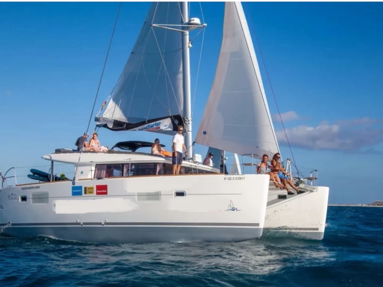 Alquiler de embarcaciones Lagoon Lagoon 400 enCorralejo en Samboat