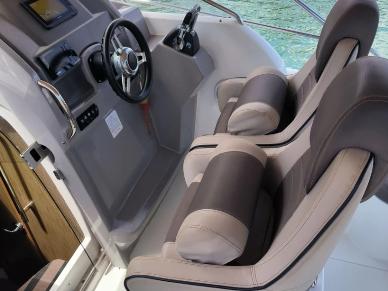 Jeanneau Cap Camarat 8.5 WA de alquiler a Marina De Cala D'Or