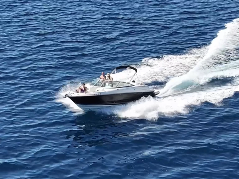 Alquiler de embarcaciones Monterey 264FS enAlcúdia en Samboat