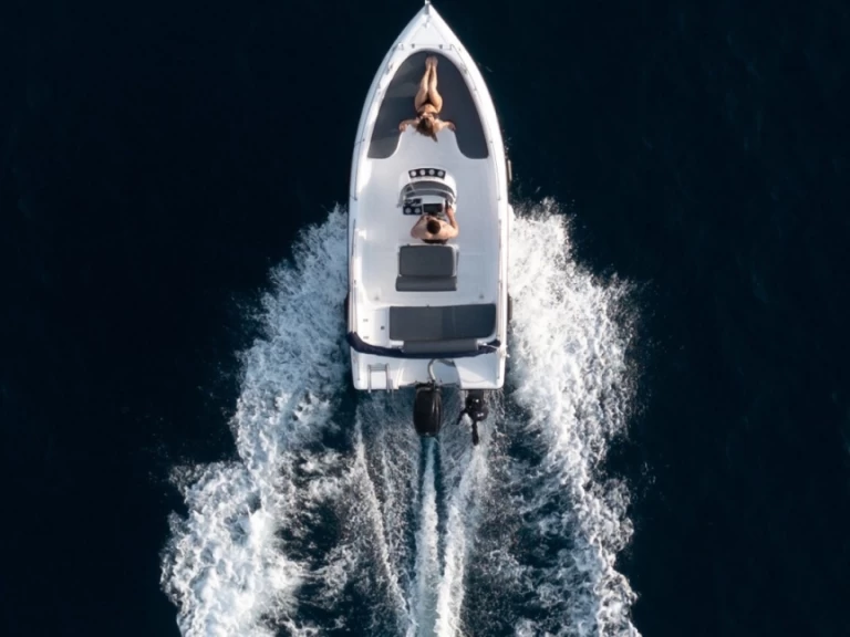 Poseidon Blue Water 170 de alquiler a Kalamata Port