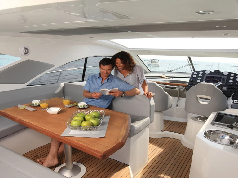 Alquiler de embarcaciones Bénéteau Monte Carlo 42 enJuan-les-Pins en Samboat