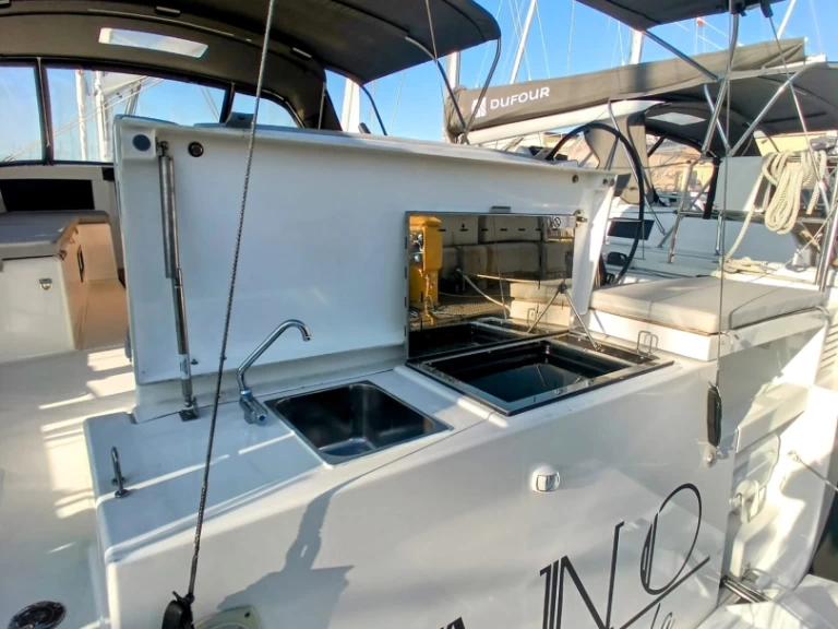 Alquiler de Velero, con o sin patrón Dufour Cannigione