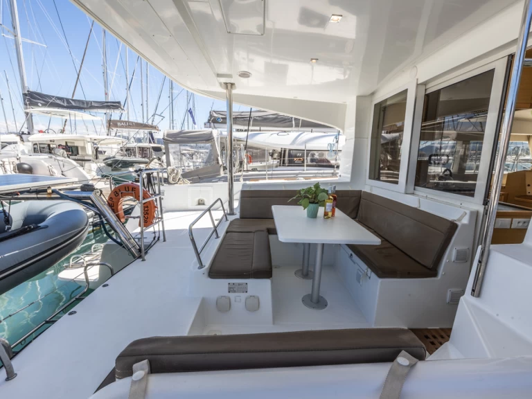 Alquiler de Catamarán, con o sin patrón Lagoon Lefkáda