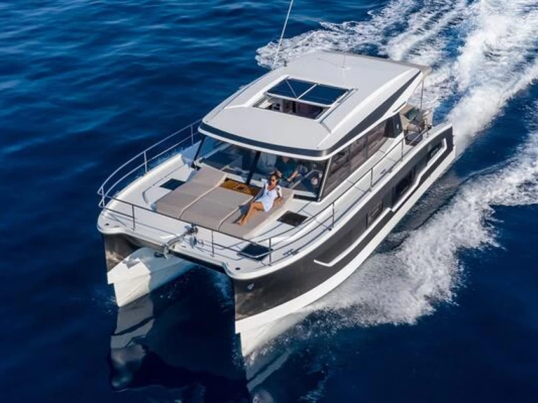 Alquiler Lancha Fountaine Pajot con o sin  título de navegación