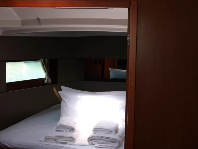 Alquiler de embarcaciones Bénéteau Oceanis 38.1 enLávrio en Samboat