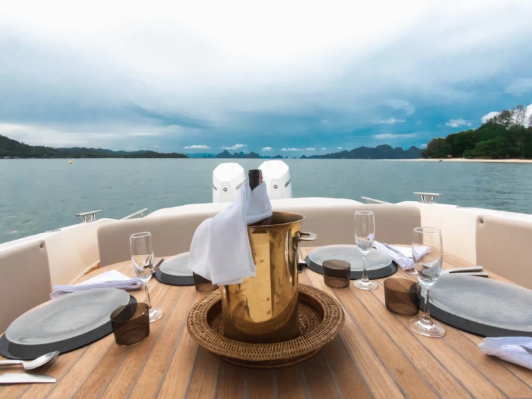 Alquiler de Neumática, con o sin patrón Nuova Jolly Corralejo