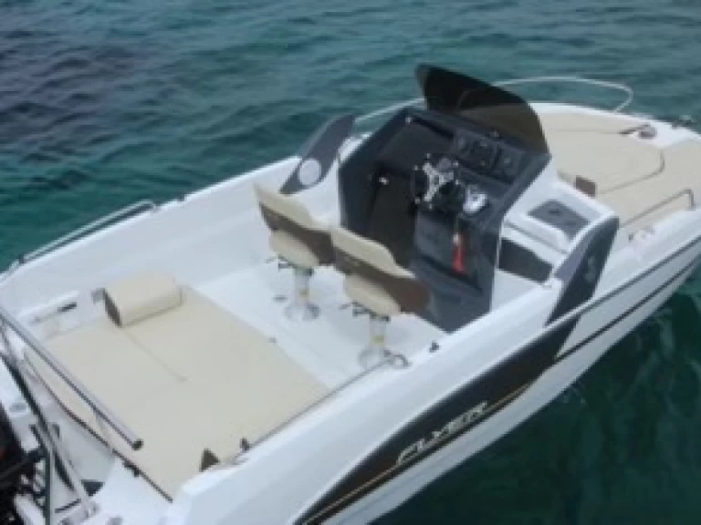 Alquiler de barcos Mandelieu-la-Napoule barato de Flyer 6.6 SUNdeck