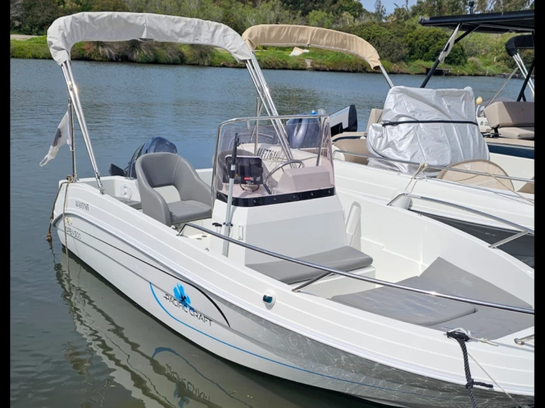 Alquiler de embarcaciones Pacific Craft Pacific Craft 500 Open enSaint-Florent en Samboat