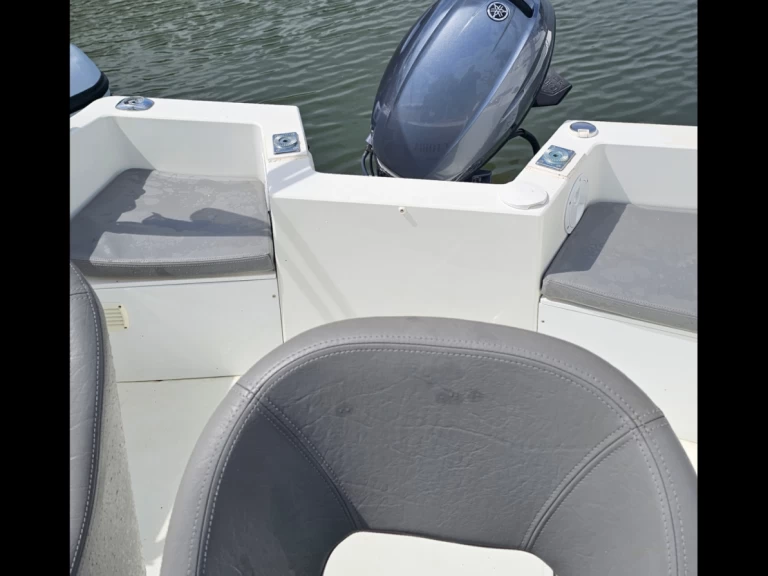 Alquiler Lancha Pacific Craft con o sin  título de navegación