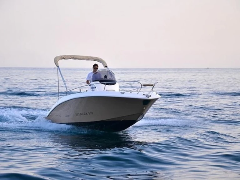 Alquiler de Romar Bermuda en Capri