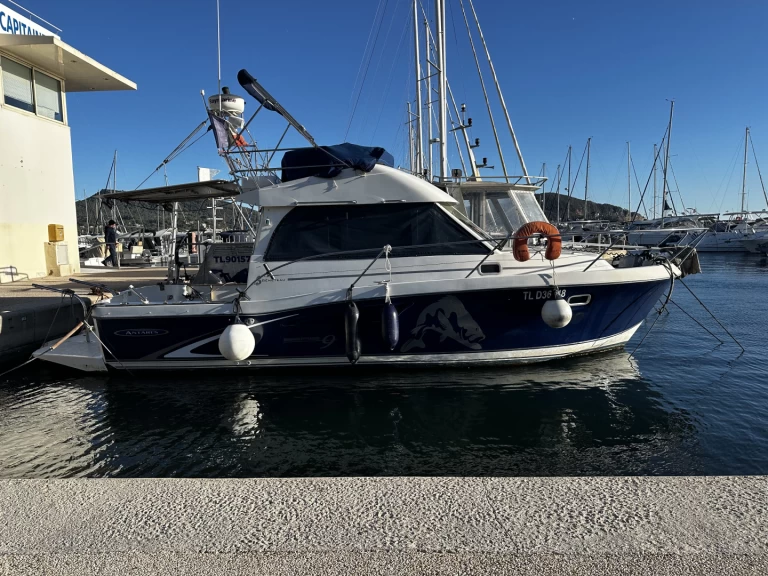 Alquiler de embarcaciones Bénéteau Antares Serie 9 Fly enLa Ciotat en Samboat