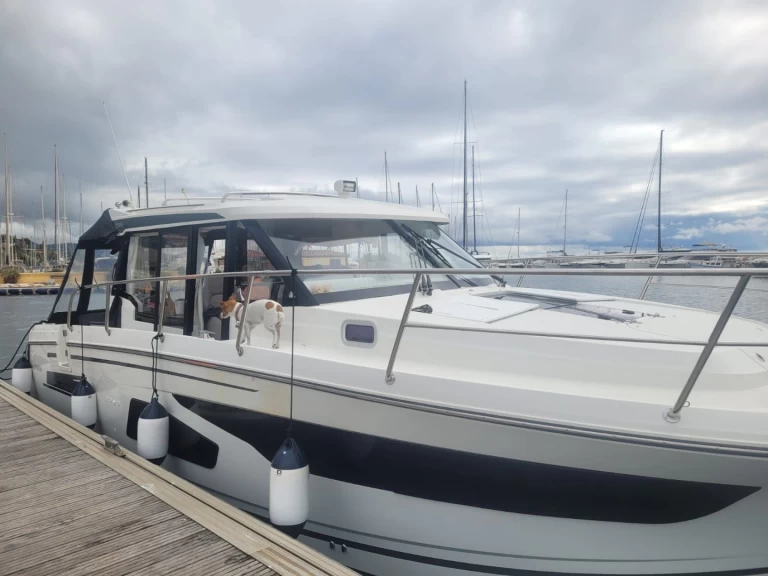 Jeanneau Merry Fisher 1095 de alquiler a Saint-Florent