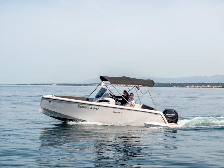 Alquiler Lancha Pičuljan con o sin  título de navegación