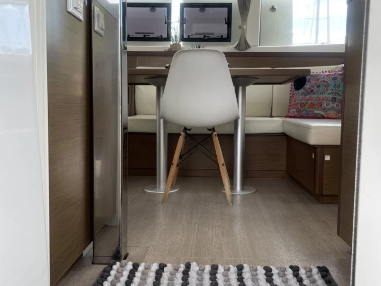 Catamarán para alquilar Álimos al mejor precio