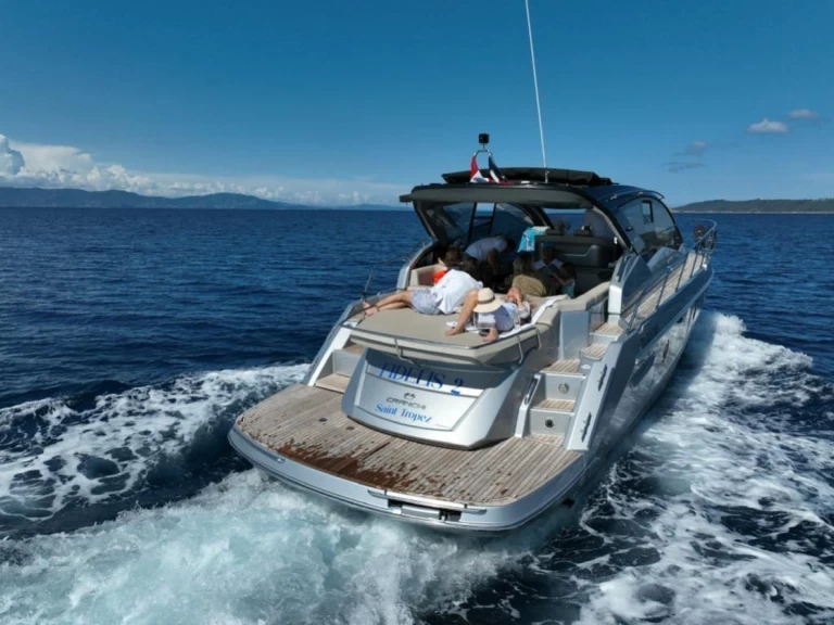 Alquiler de embarcaciones Cranchi M 44 Hard Top enSaint-Tropez en Samboat