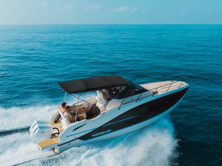 Alquiler de Quicksilver Activ 875 Sundeck en Mahón