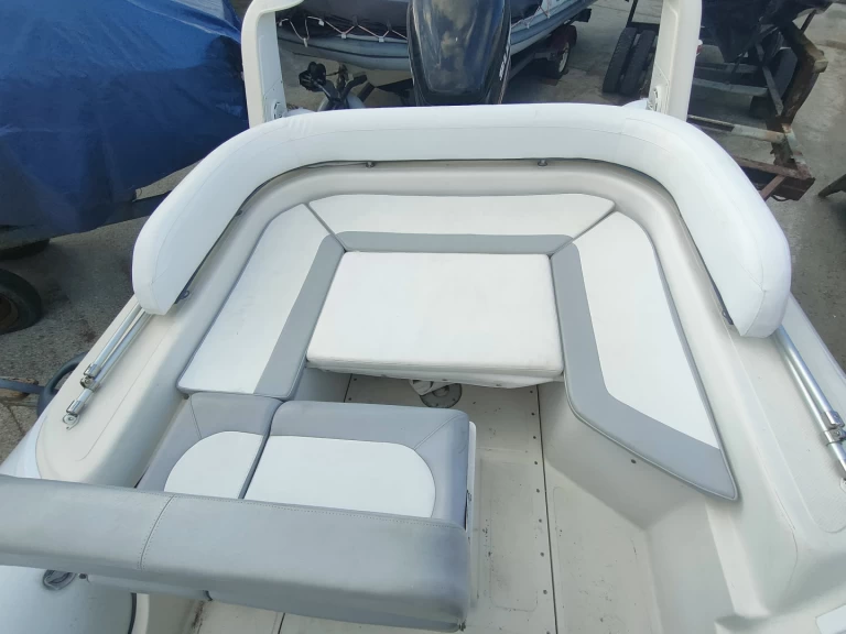 Neumática para alquilar Milazzo al mejor precio