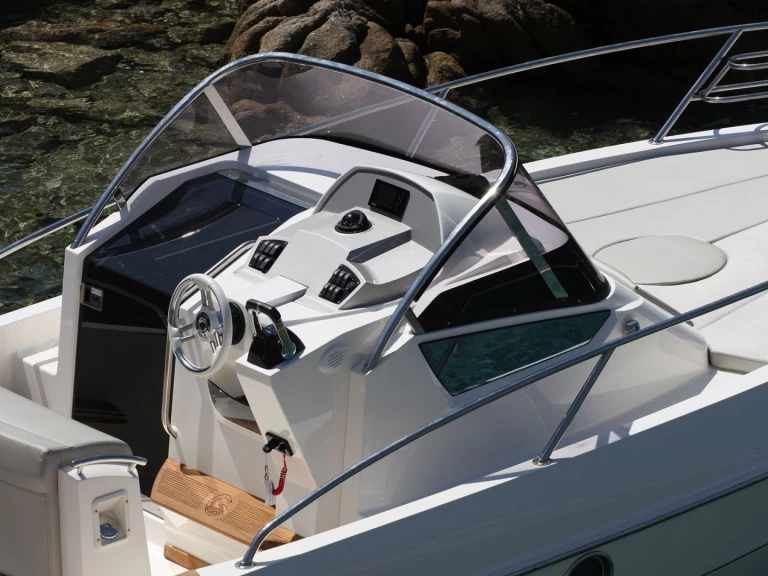 Alquiler de Capelli Cap 28 WA en Latchi