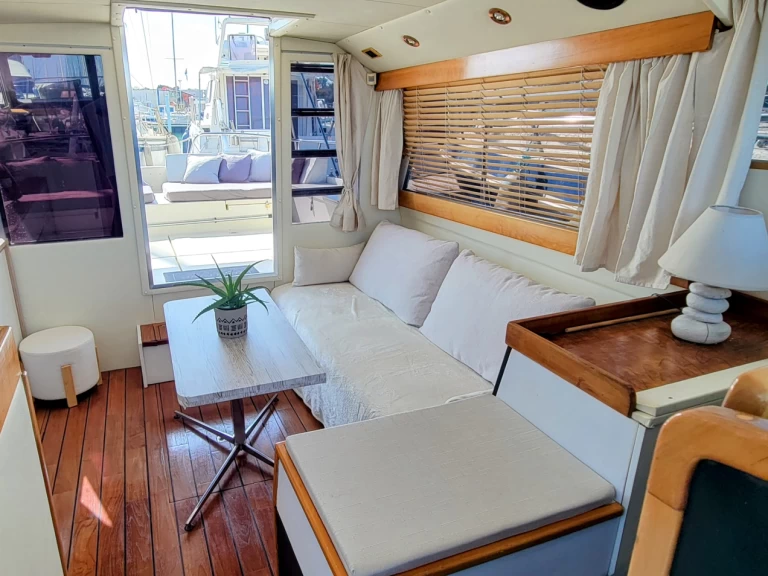 Alquiler Lancha Guy Couach con o sin  título de navegación