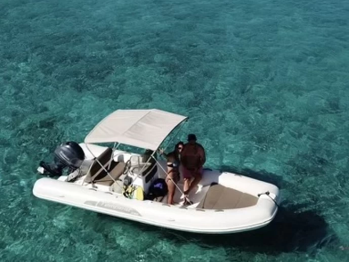 Alquiler Neumática Capelli con o sin  título de navegación