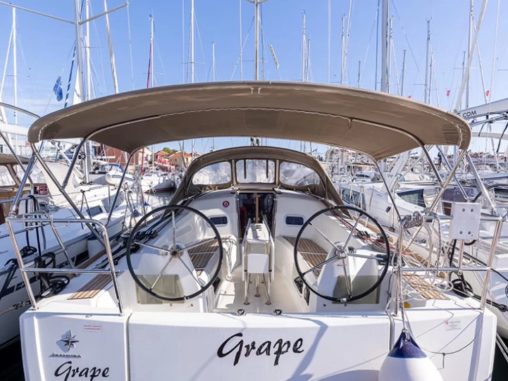 Alquiler Velero Jeanneau con o sin  título de navegación