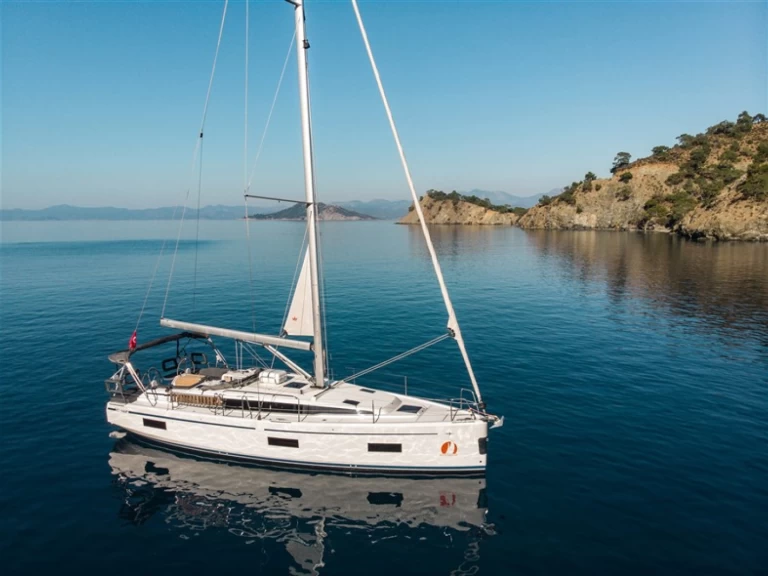 Alquiler de barcos Fethiye barato de Bavaria C42