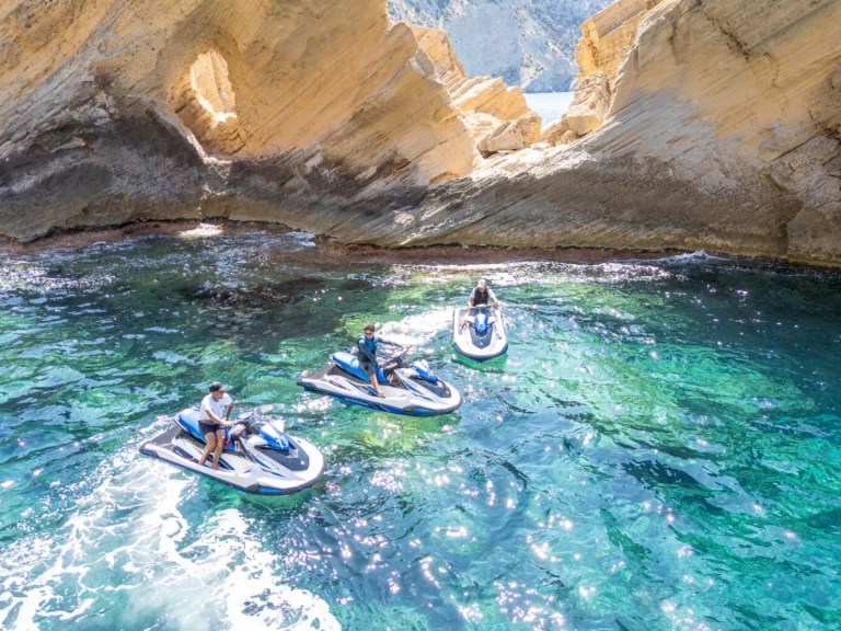 Alquiler Moto de agua Jet ski con o sin  título de navegación
